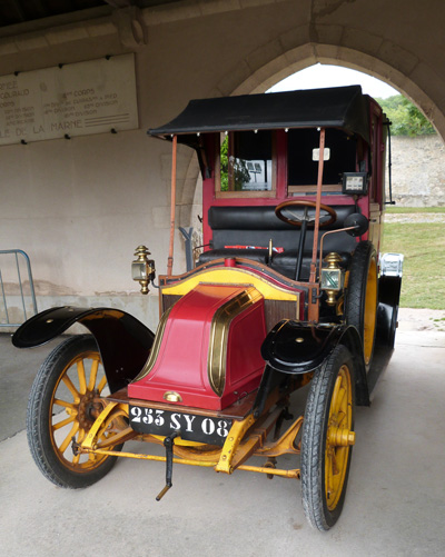 Authentique taxi de la Marne