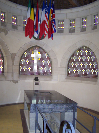 Entrée de la chambre funéraire | Mémorial des batailles de la marne 1914 - 1918